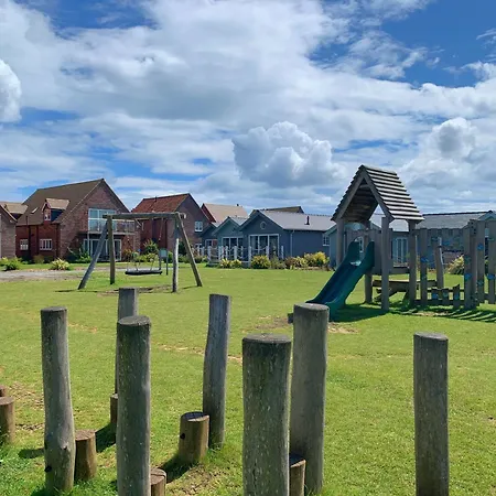 度假居 Sophies House, The Bay Filey, Sleeps 4, 2 Dogs Welcome 法利