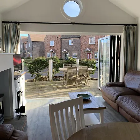 Sophies House, The Bay Filey, Sleeps 4, 2 Dogs Welcome